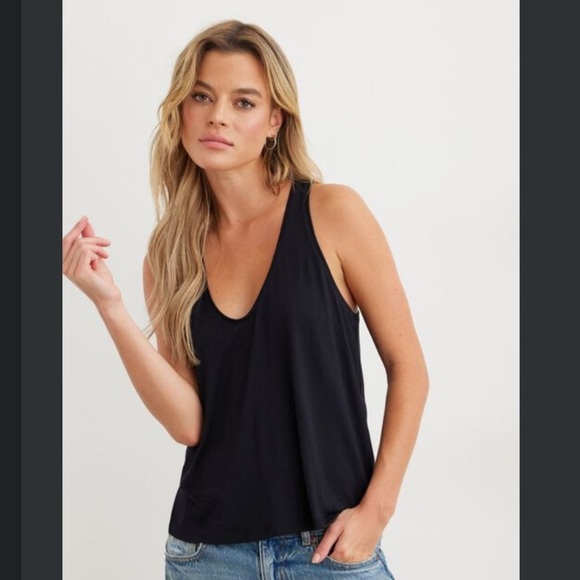 Dynamite Sleek Black Tank Top - Picture 1 of 6